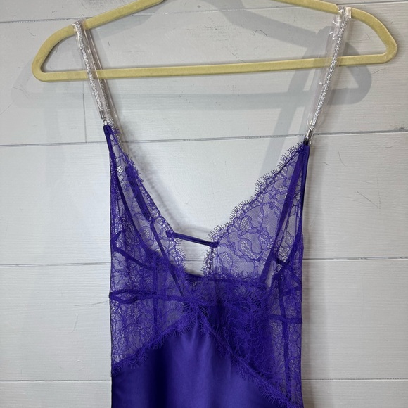 Victoria's Secret NWOT Elegant Purple Lace Chemise Slip Size Medium - Picture 2 of 9